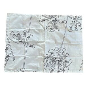 MARIMEKKO Kevatesikko Standard Pillow Case Open Box Flower Cotton 20x26 in Sham